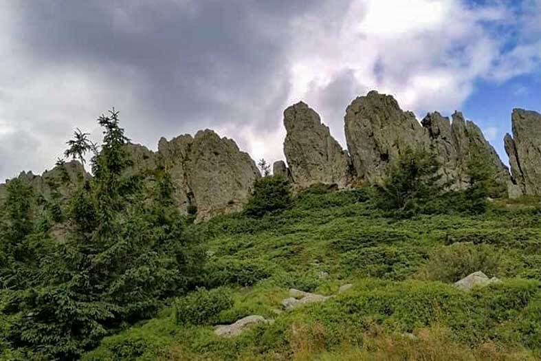 Creasta Cocoșului - Fomațiune muntoasă.